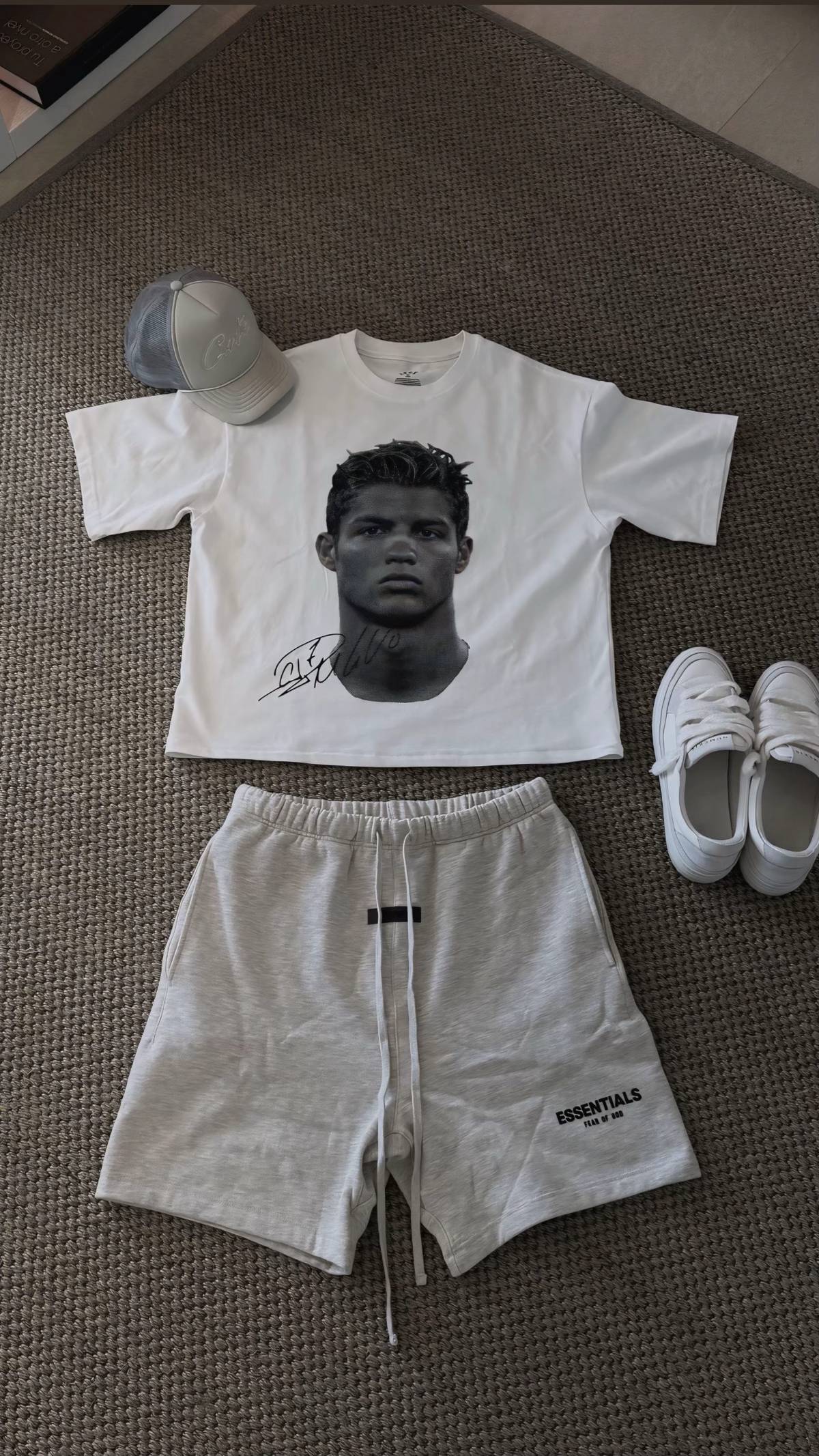 CR7 ESSENTIALS OUTFIT
